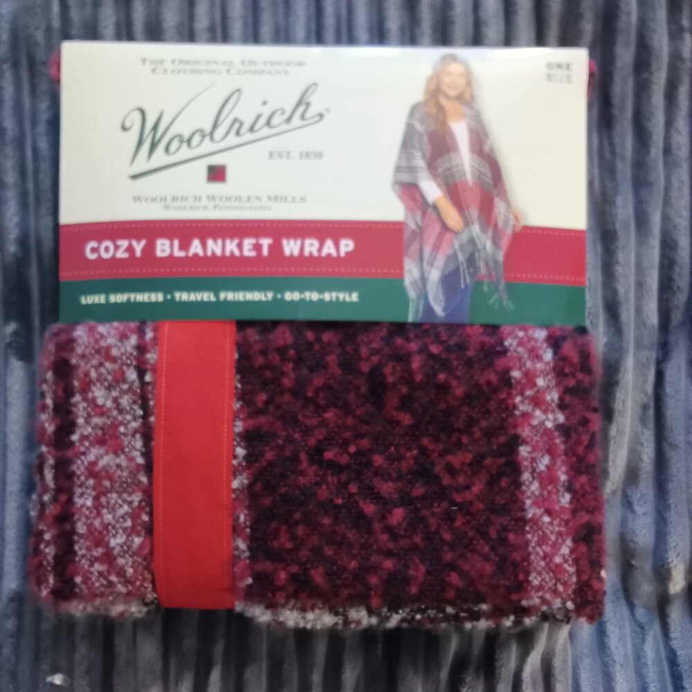 Woolrich Cozy Blanket Wrap - Picture 4 of 5